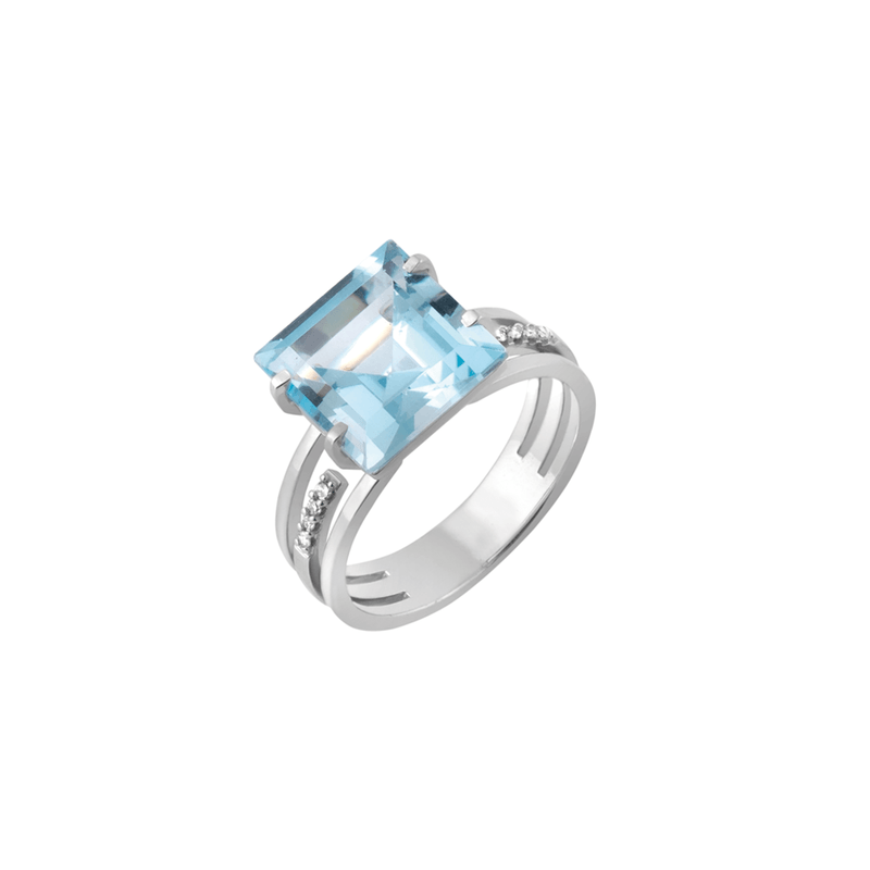 anel_conceito_carre_grande_com_topazio_sky_e_diamantes