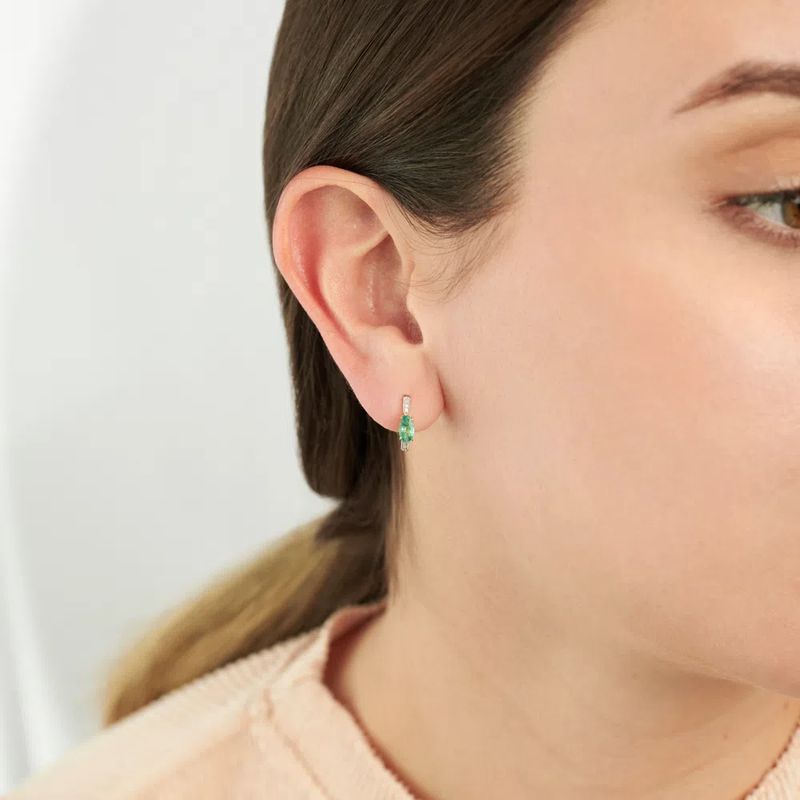 brincos-celebrar-de-ouro-18k-com-esmeralda-e-diamantes_04