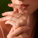9822760-anel-allegro-bolinhas-de-ouro-18k-com-diamantes-uso