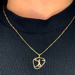 9882810-pingente-esportes-basquetebol-de-ouro-18k-com-diamantes-uso