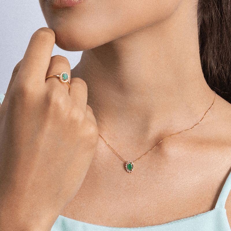 anel-princesa-oval-m-de-ouro-branco-18k-com-esmeralda-e-diamantes_03