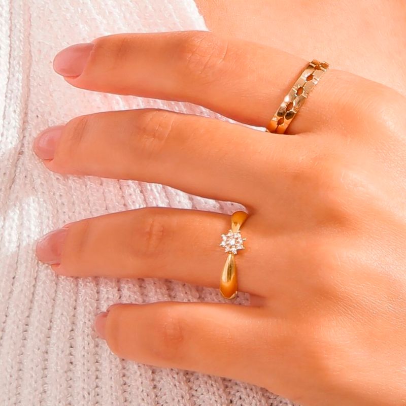 3017030a-anel-chuveiro-flor-em-ouro-18k-com-zirconias-brancas-uso