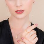 9749590a-colar-jardim-secreto-rosa-em-ouro-18k-com-perola-e-diamante-uso