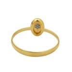 anel-oval-mini-de-ouro-amarelo-18k-com-diamantes-03