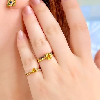 0121770a-anel-duplo-de-ouro-18k-com-citrino-e-diamantes-uso