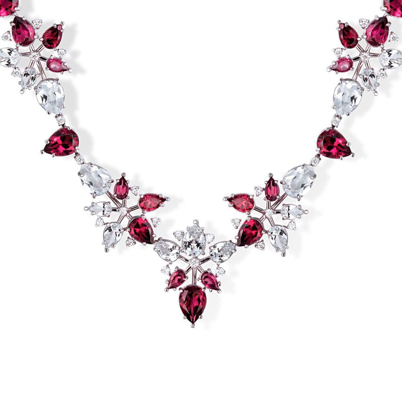 colar_celebre_ouro_18k_com_rodolitas_topazios_brancos_e_diamantes
