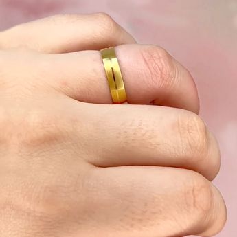 067526a1_alianca_ouro_18k_fosca_friso_4_mm-uso