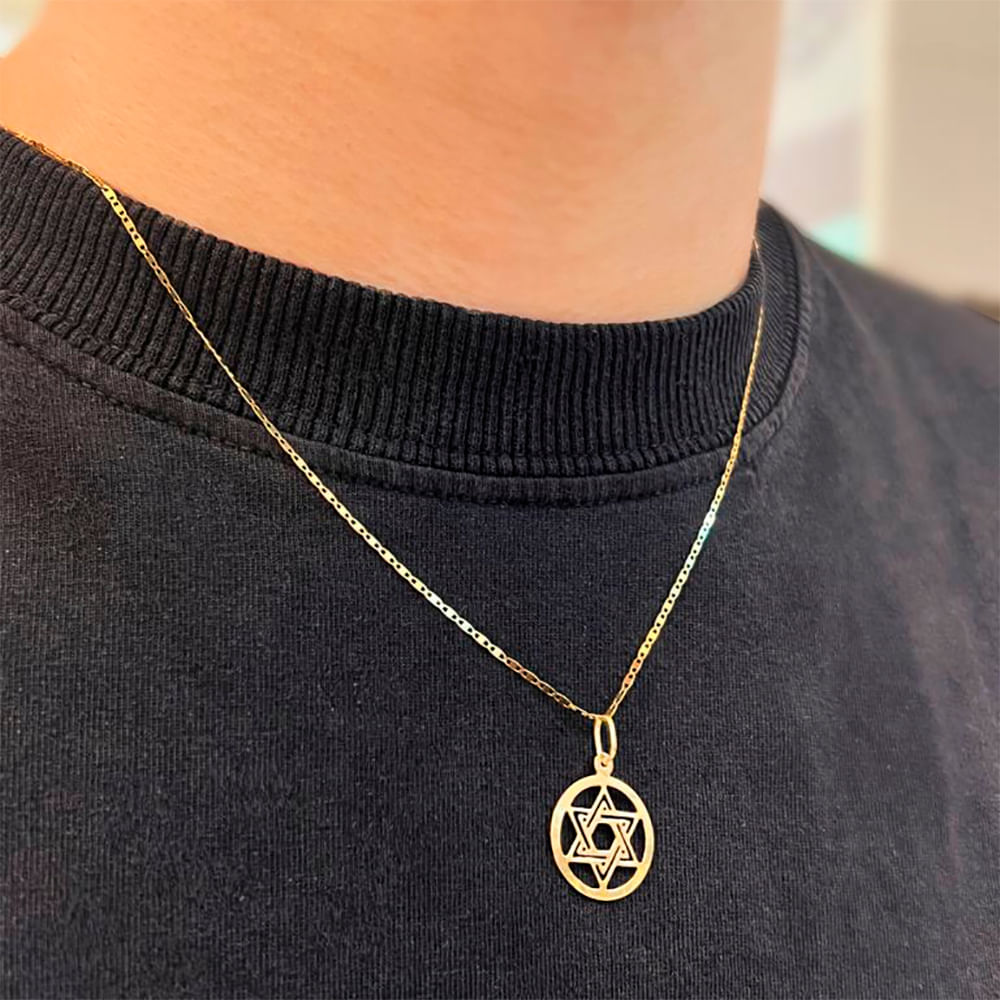 157181a_pingente_estrela_de_davi_ouro_amarelo_18k-uso