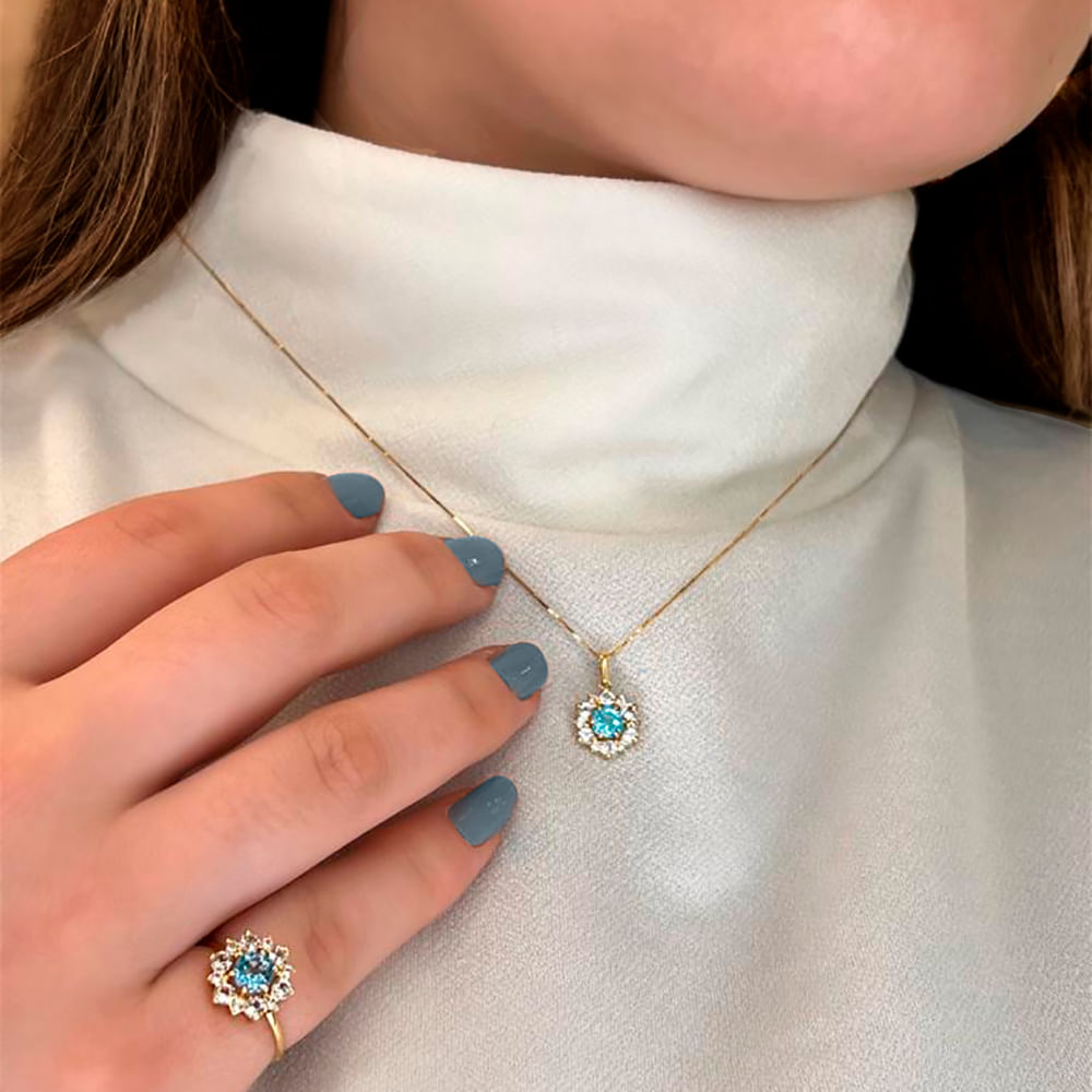 9650530-colar-blue-de-ouro-amarelo-18k-com-topazios-uso