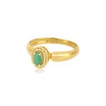 970278a_2_anel-formatura-oval-ouro-amarelo-18k-esmeralda-diamantes